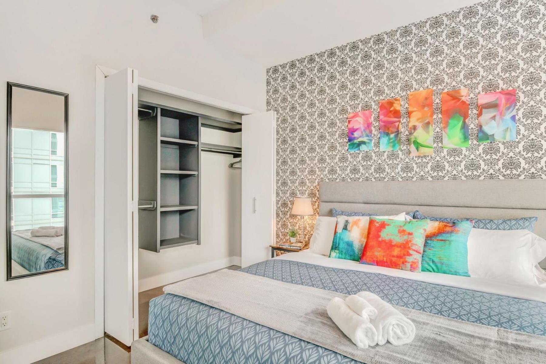 Luxury 2Br Condo - King Bed - Stunning City Views YYC Екстериор снимка