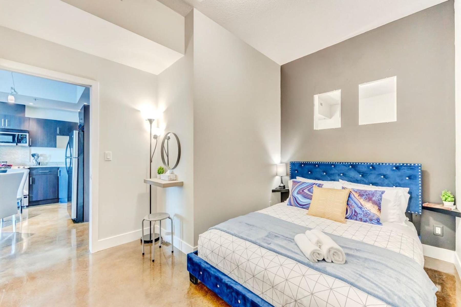 Luxury 2Br Condo - King Bed - Stunning City Views YYC Екстериор снимка