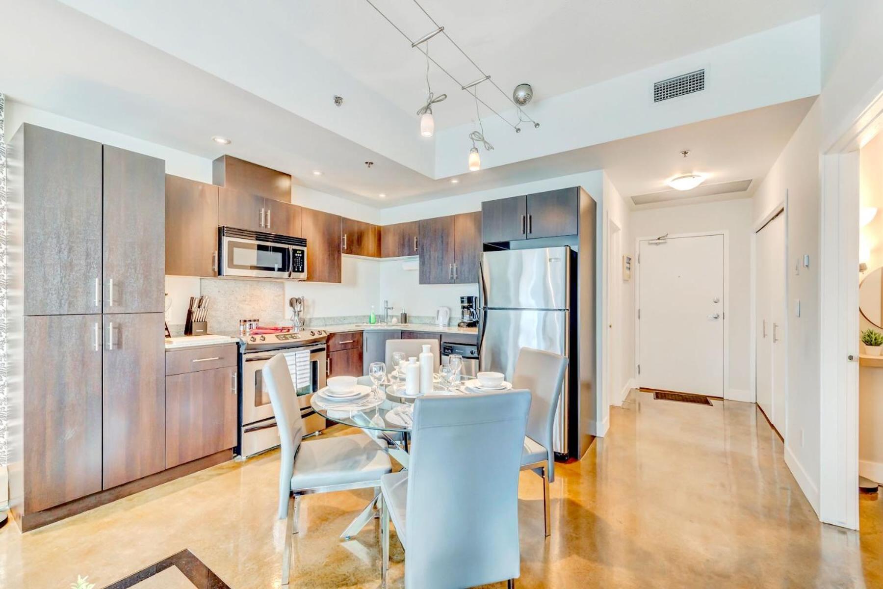 Luxury 2Br Condo - King Bed - Stunning City Views YYC Екстериор снимка