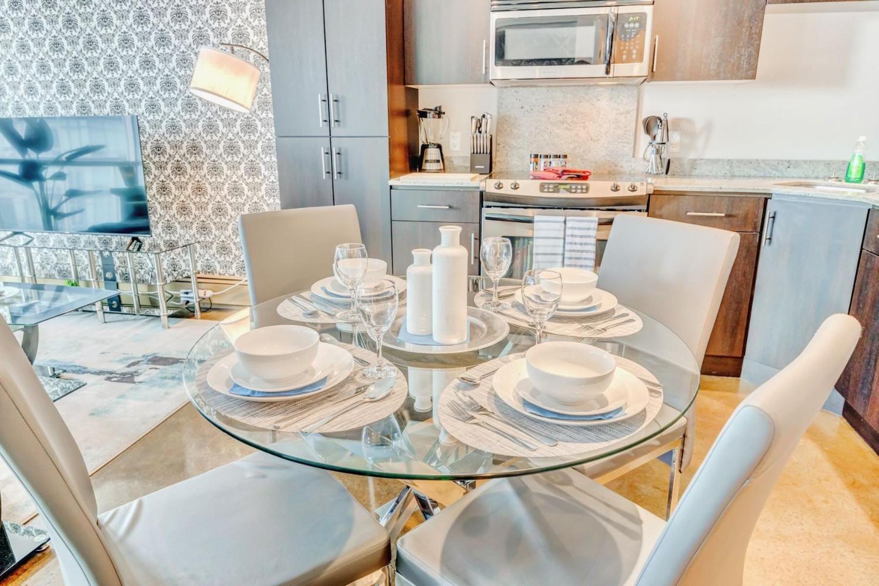 Luxury 2Br Condo - King Bed - Stunning City Views YYC Екстериор снимка