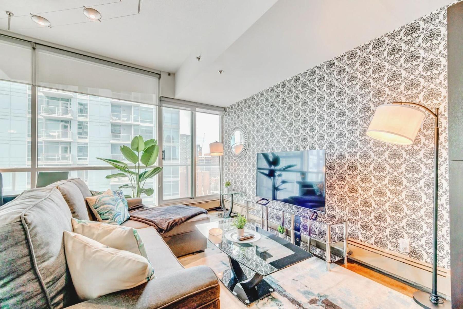 Luxury 2Br Condo - King Bed - Stunning City Views YYC Екстериор снимка